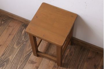 レトロ家具　昭和レトロ!古い木味が魅力的な角スツール(3)