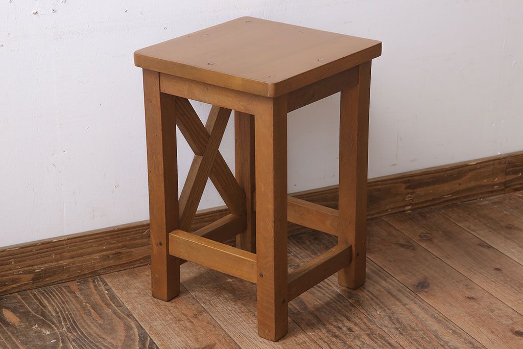 レトロ家具　昭和レトロ!古い木味が魅力的な角スツール(3)