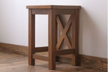 レトロ家具　昭和レトロ!古い木味が魅力的な角スツール(3)