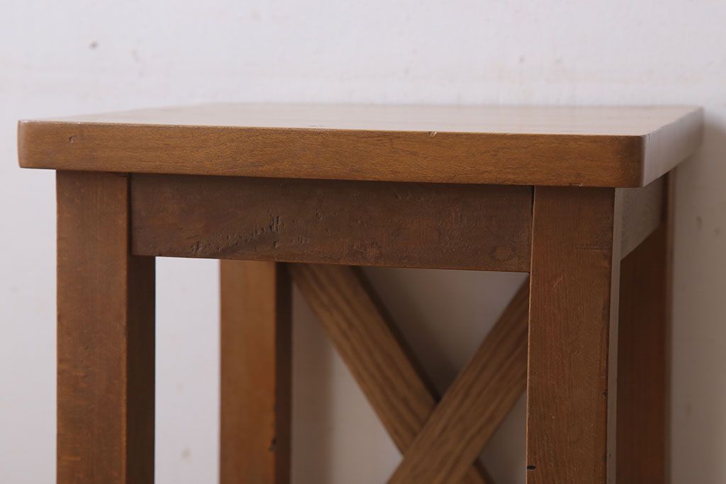 レトロ家具　昭和レトロ!古い木味が魅力的な角スツール(3)