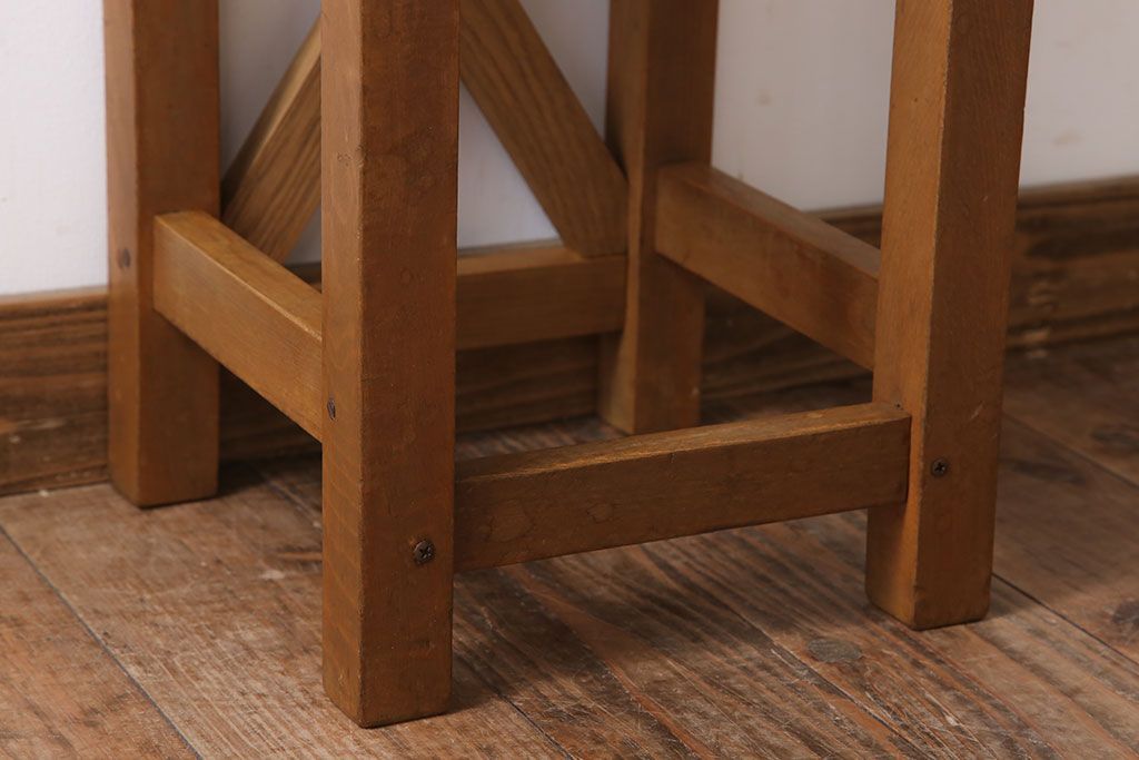 レトロ家具　昭和レトロ!古い木味が魅力的な角スツール(3)