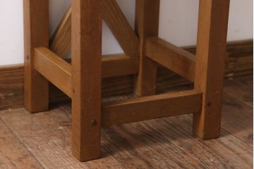 レトロ家具　昭和レトロ!古い木味が魅力的な角スツール(3)