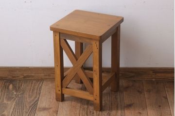 レトロ家具　昭和レトロ!古い木味が魅力的な角スツール(3)