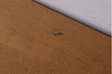 レトロ家具　昭和レトロな古い学校の角スツール(1)