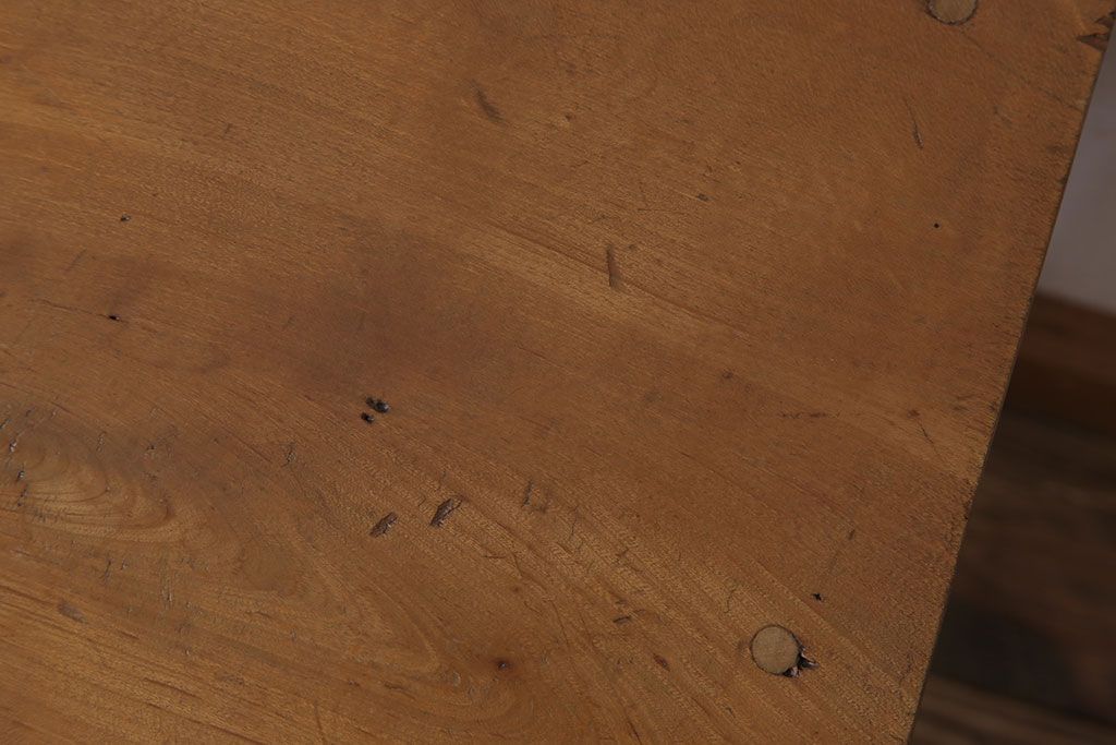 レトロ家具　昭和レトロな古い学校の角スツール(2)