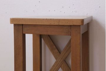 レトロ家具　昭和レトロな古い学校の角スツール(2)