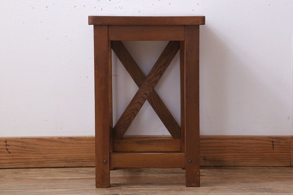 レトロ家具　昭和レトロな古い学校の角スツール(3)