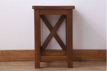 レトロ家具　昭和レトロな古い学校の角スツール(3)