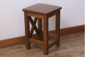 レトロ家具　昭和レトロな古い学校の角スツール(3)