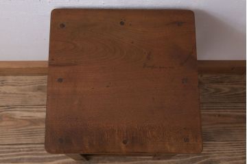 レトロ家具　昭和レトロな古い学校の角スツール(3)