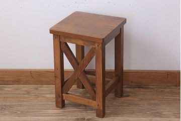 レトロ家具　昭和レトロな古い学校の角スツール(3)