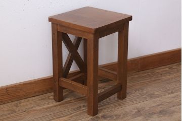 レトロ家具　昭和レトロな古い学校のアンティーク角スツール(1)