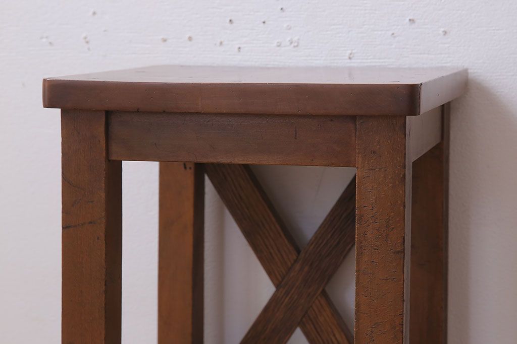 レトロ家具　昭和レトロな古い学校のアンティーク角スツール(1)