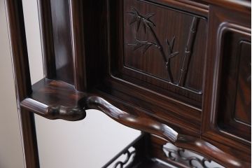 アンティーク家具　唐木・縞黒檀材!上品なアンティーク飾り棚(茶棚)