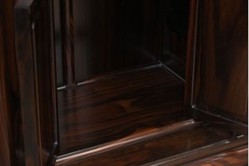 アンティーク家具　唐木・縞黒檀材!上品なアンティーク飾り棚(茶棚)