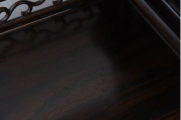 アンティーク家具　唐木・縞黒檀材!上品なアンティーク飾り棚(茶棚)