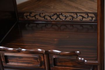 アンティーク家具　唐木・縞黒檀材!上品なアンティーク飾り棚(茶棚)