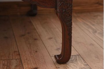 アンティーク家具　鎌倉彫　時代物　漆塗り　彫刻が美しい和製アンティークの大ぶりな座卓(1)