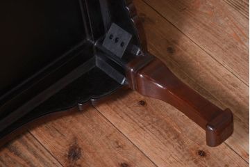 アンティーク家具　鎌倉彫　時代物　漆塗り　彫刻が美しい和製アンティークの大ぶりな座卓(1)