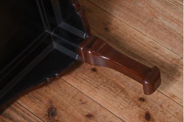 アンティーク家具　鎌倉彫　時代物　漆塗り　彫刻が美しい和製アンティークの大ぶりな座卓(2)