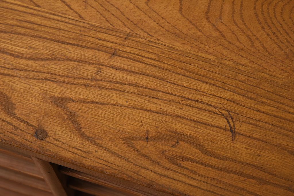 アンティーク家具　古い木製の小ぶりなアンティーク縦型書類棚(カルテケース)