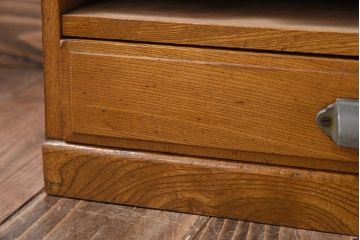 アンティーク家具　古い木製の小ぶりなアンティーク縦型書類棚(カルテケース)