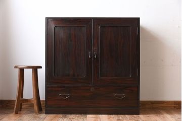 アンティーク家具　前面縞黒檀　衣装盆付き!小ぶりな観音箪笥(衣装箪笥)