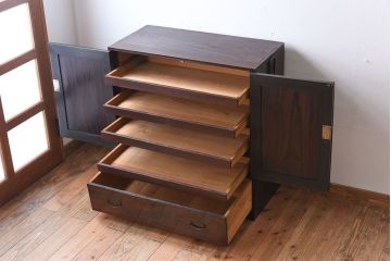 アンティーク家具　前面縞黒檀　衣装盆付き!小ぶりな観音箪笥(衣装箪笥)