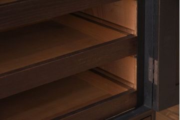 アンティーク家具　前面縞黒檀　衣装盆付き!小ぶりな観音箪笥(衣装箪笥)