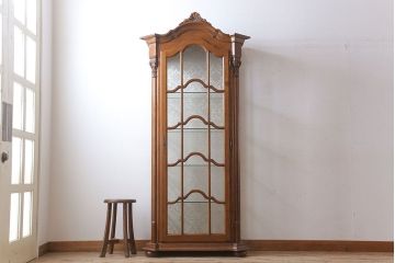 中古　イタリア製　優雅なデザインのキュリオケース(ガラスケース・飾り棚)(1)