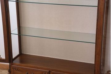 中古　イタリア製　優雅なデザインのキュリオケース(ガラスケース・飾り棚)(2)