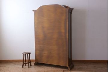 中古　イタリア製　優雅なデザインのキュリオケース(ガラスケース・飾り棚)(2)