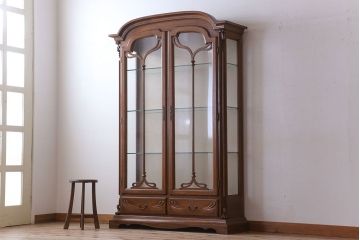 中古　イタリア製　優雅なデザインのキュリオケース(ガラスケース・飾り棚)(2)