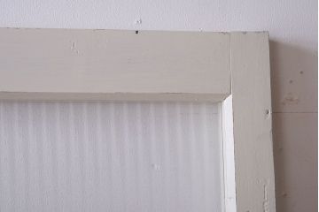 モール・ダイヤガラス入り!背が低いおしゃれなペイントドア(扉・窓)