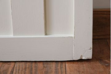 モール・ダイヤガラス入り!背が低いおしゃれなペイントドア(扉・窓)