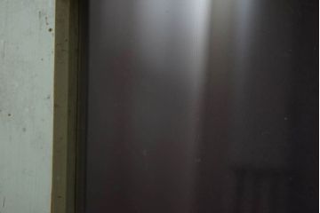 オリジナルペイントの小さな明り取り(窓)