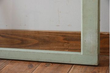 オリジナルペイントの小さな明り取り(窓)