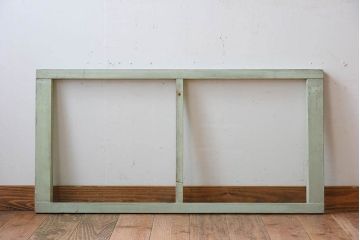 オリジナルペイントの小さな明り取り(窓)