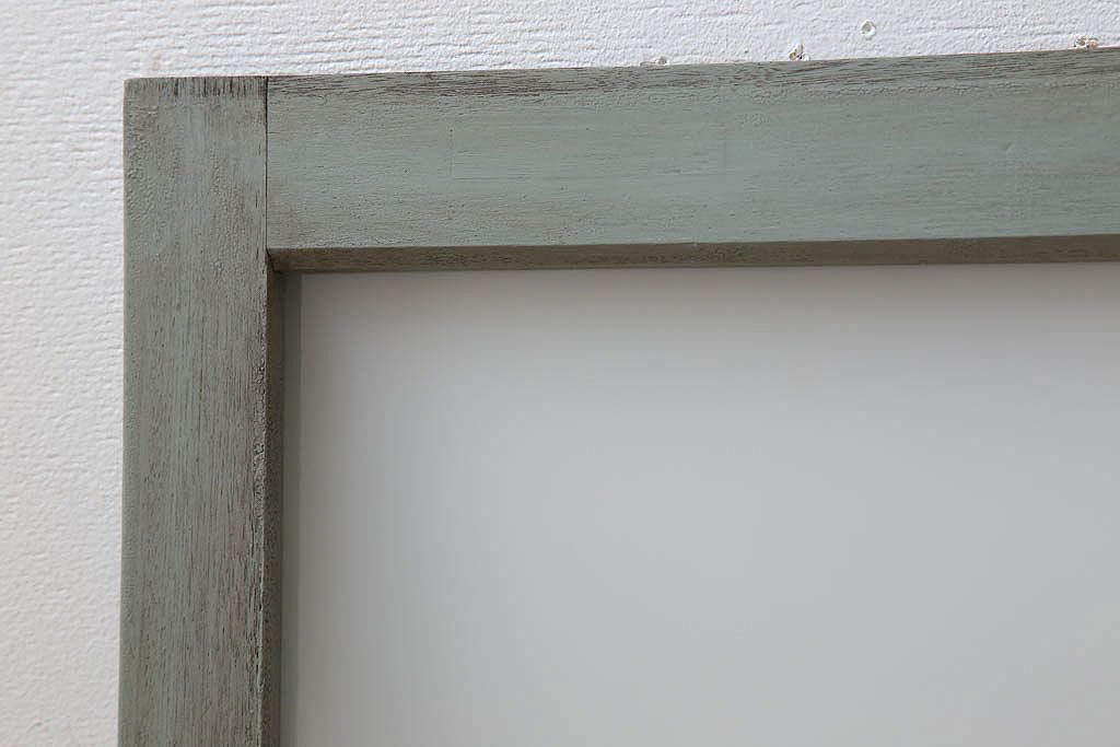 オリーブグリーンペイントの小さなガラス戸(窓)