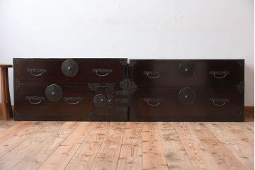アンティーク家具　明治〜大正期!古民具・骨董　漆塗り　杉材製の重ね会津箪笥(衣装箪笥)