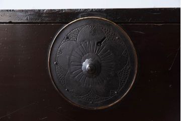 アンティーク家具　明治〜大正期!古民具・骨董　漆塗り　杉材製の重ね会津箪笥(衣装箪笥)