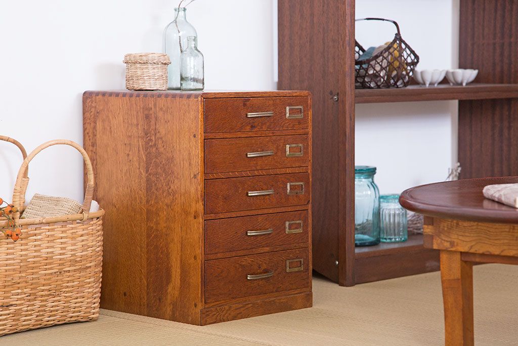 レトロ家具　ネームプレート付き!ナラ材製のレトロなアンティーク小引き出し