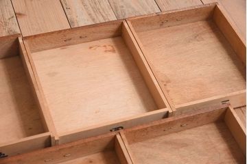 レトロ家具　ネームプレート付き!ナラ材製のレトロなアンティーク小引き出し