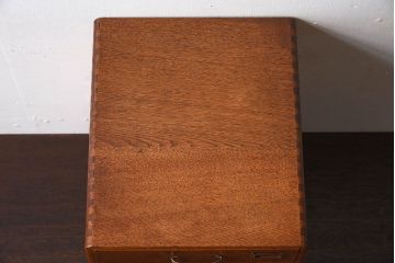 レトロ家具　ネームプレート付き!ナラ材製のレトロなアンティーク小引き出し
