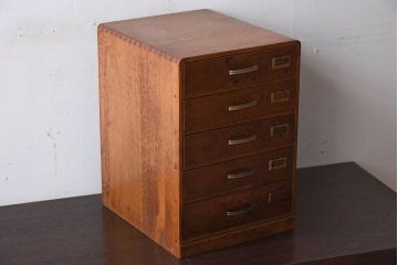 レトロ家具　ネームプレート付き!ナラ材製のレトロなアンティーク小引き出し