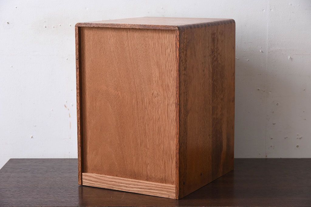 レトロ家具　ネームプレート付き!ナラ材製のレトロなアンティーク小引き出し