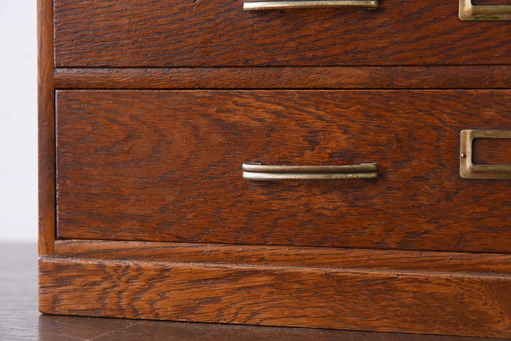 レトロ家具　ネームプレート付き!ナラ材製のレトロなアンティーク小引き出し