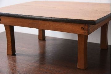 レトロ家具　小振りなサイズ!栓材製　レトロなアンティークちゃぶ台(飾り台)
