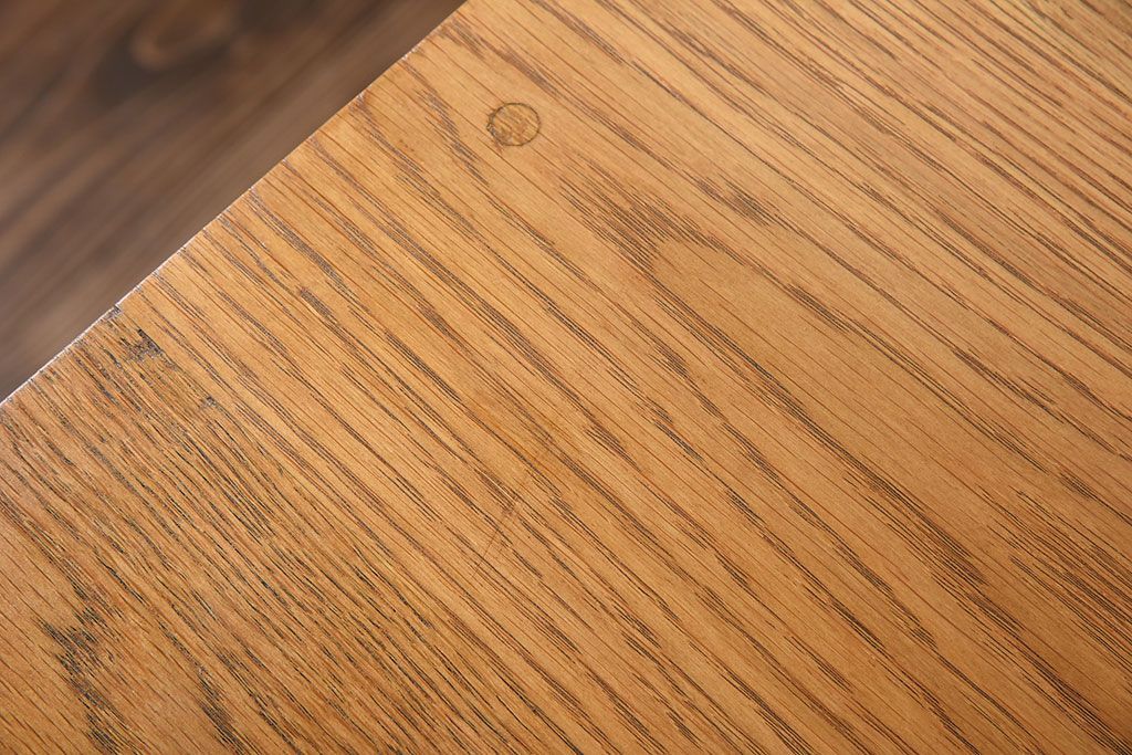 アンティーク家具　ホワイトオーク天板　ネームプレート付き!25杯引き出しのペイントサイドボード