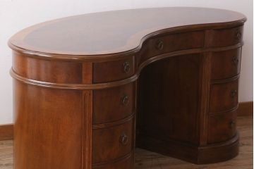 ドレクセルヘリテイジJAPAN　Cameo Classics(キャメオクラシックス)　キドニーデスク(机、在宅ワーク、在宅用)(定価約150万円)